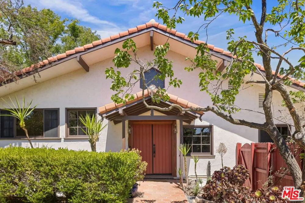 19805 Valley View Drive Topanga, CA 90290