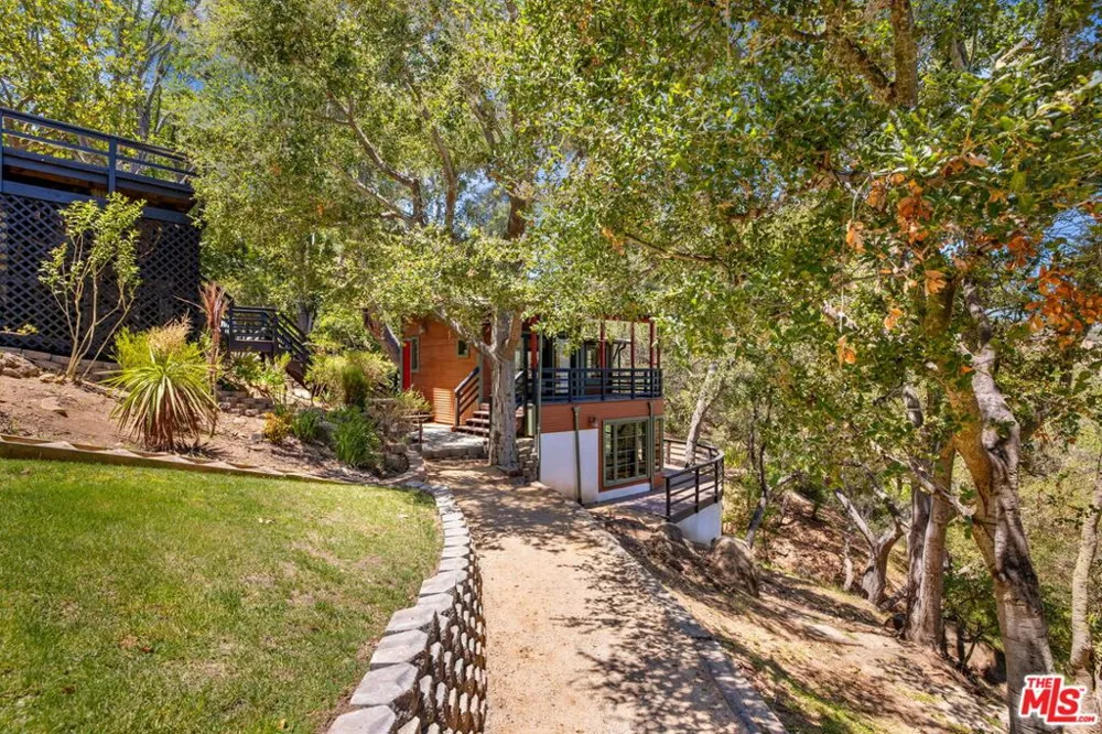 19805 Valley View Drive Topanga, CA 90290