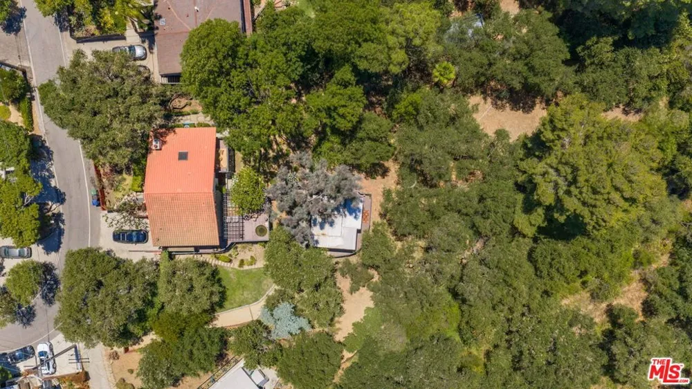 19805 Valley View Drive Topanga, CA 90290
