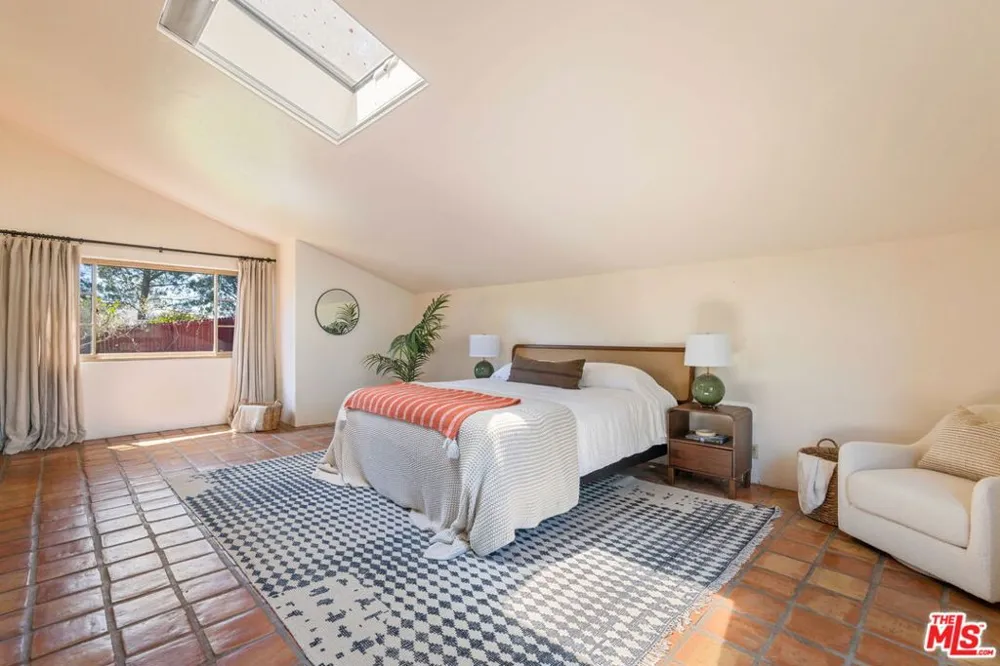 19805 Valley View Drive Topanga, CA 90290