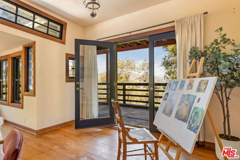 19805 Valley View Drive Topanga, CA 90290