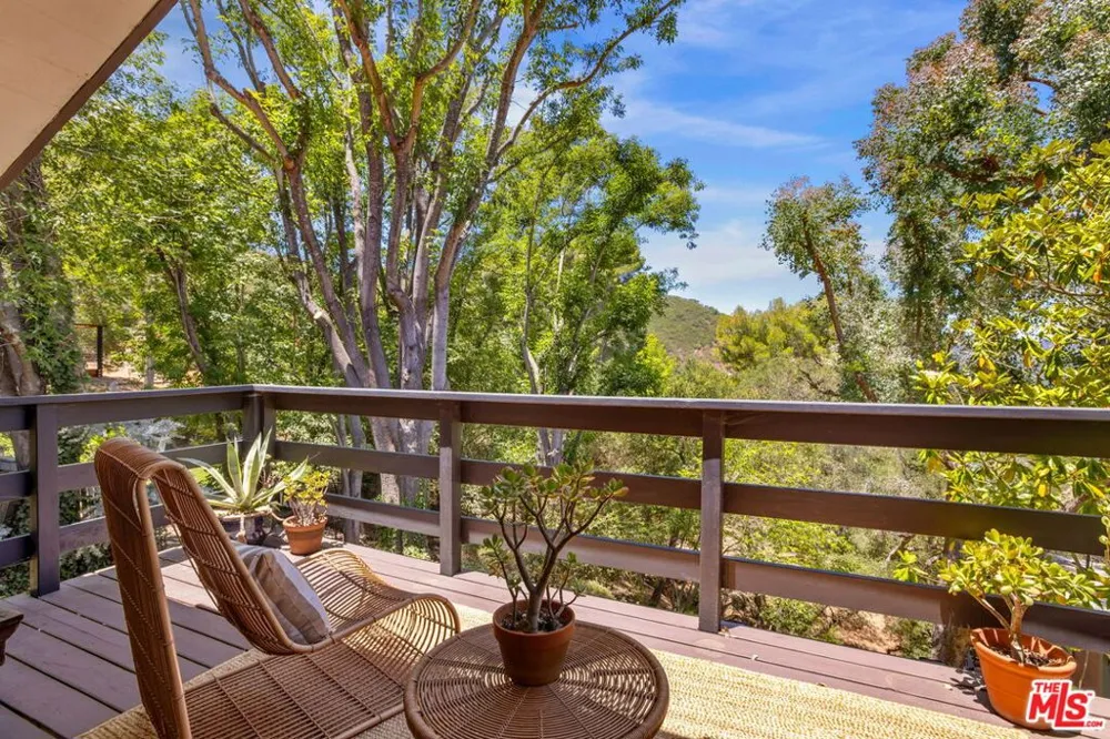 19805 Valley View Drive Topanga, CA 90290