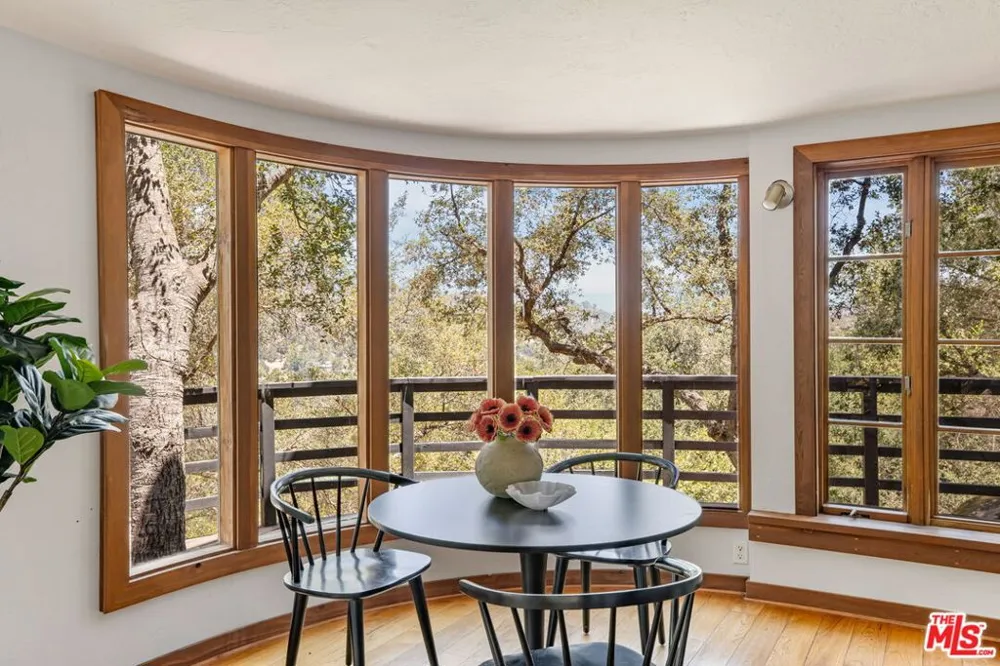19805 Valley View Drive Topanga, CA 90290