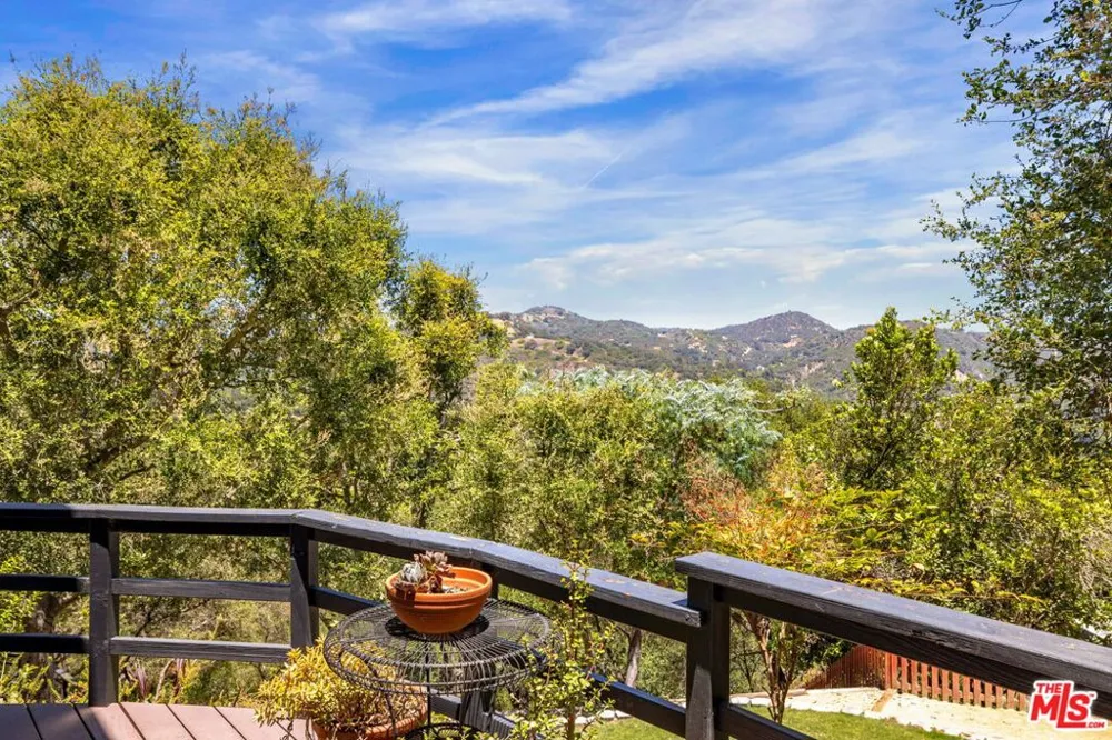 19805 Valley View Drive Topanga, CA 90290
