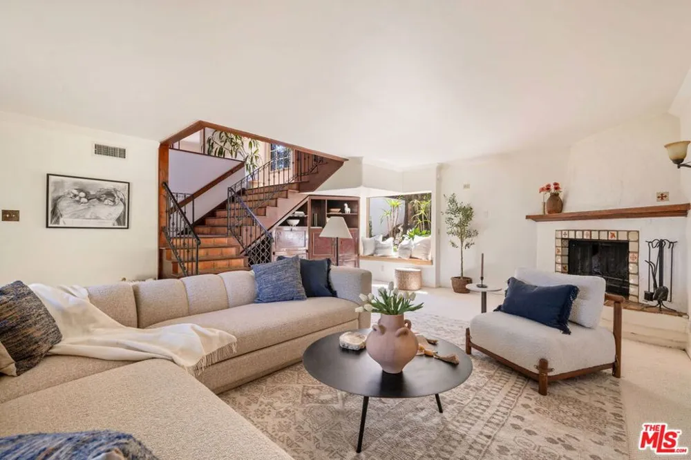 19805 Valley View Drive Topanga, CA 90290