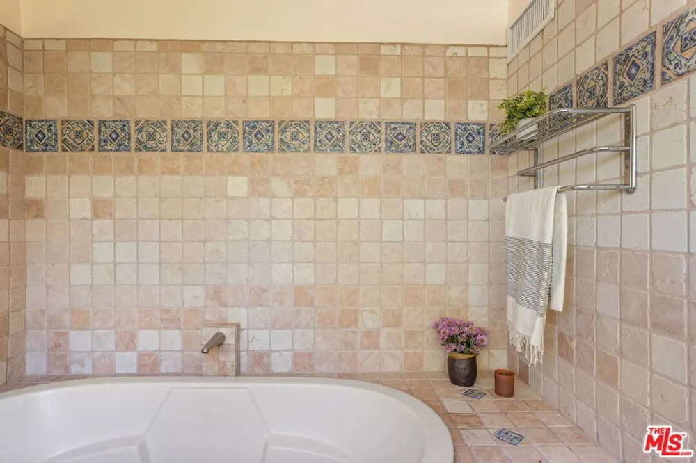 19805 Valley View Drive Topanga, CA 90290