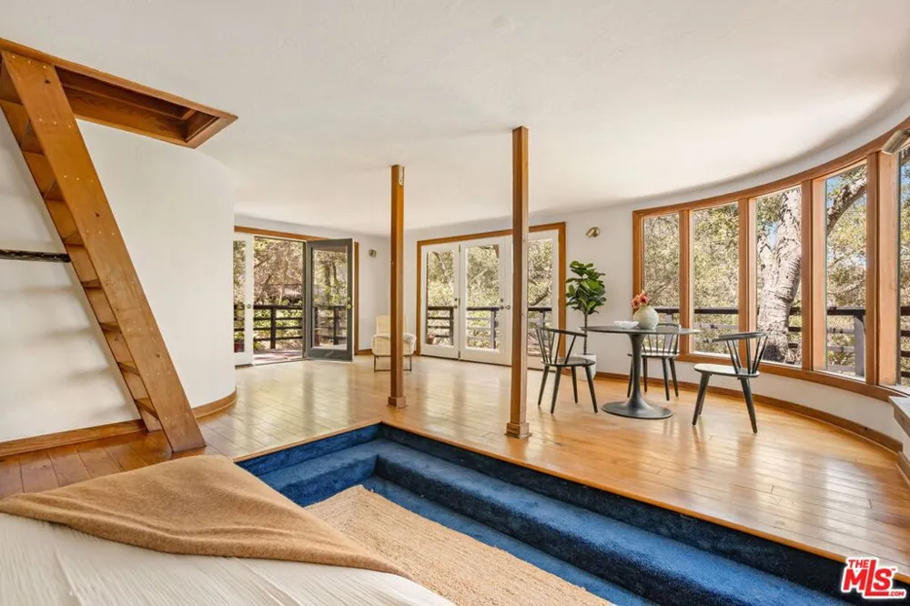 19805 Valley View Drive Topanga, CA 90290