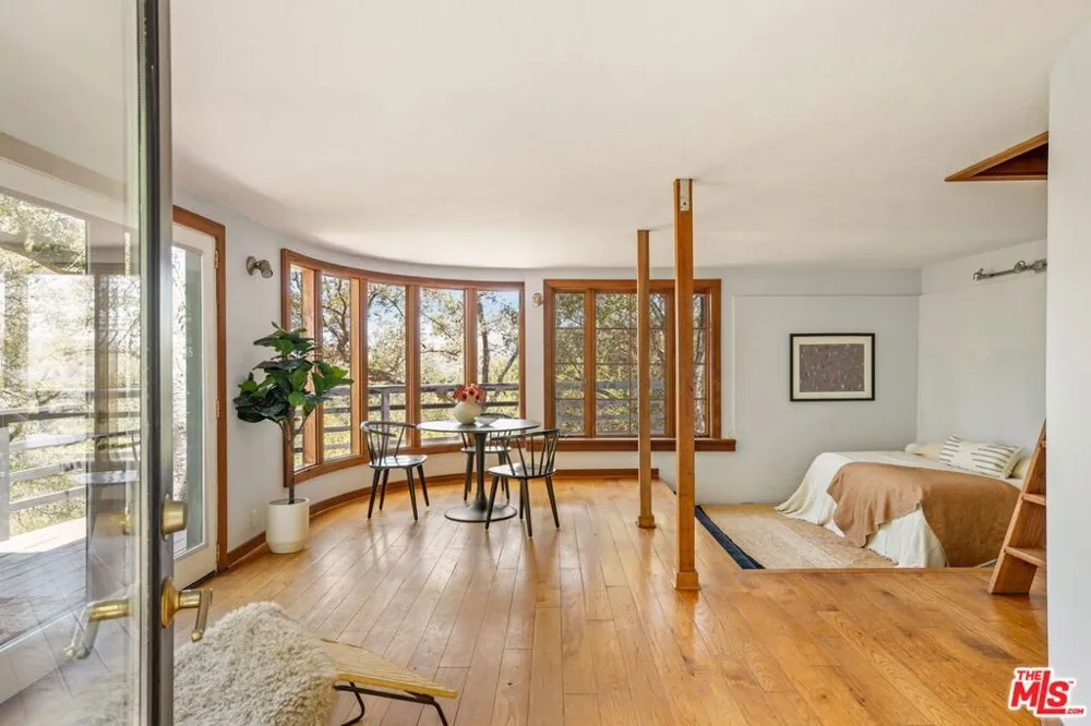 19805 Valley View Drive Topanga, CA 90290