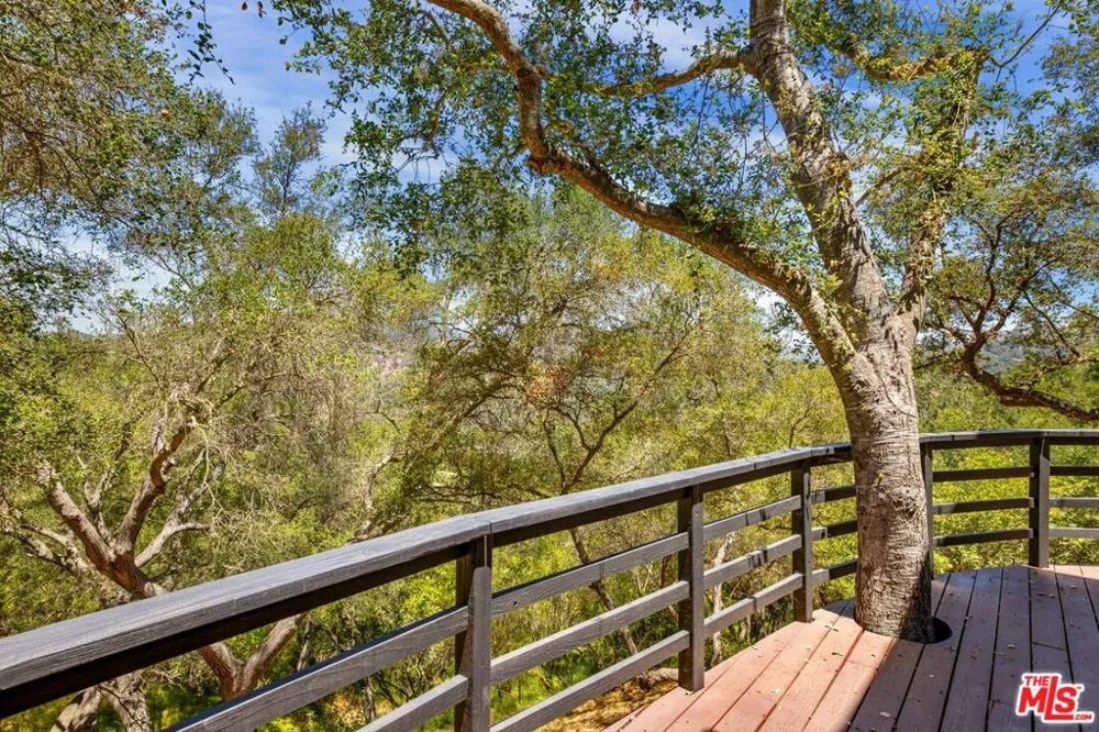19805 Valley View Drive Topanga, CA 90290