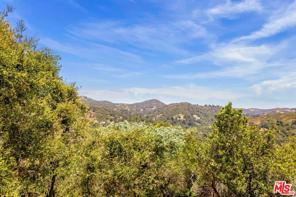 19805 Valley View Drive Topanga, CA 90290