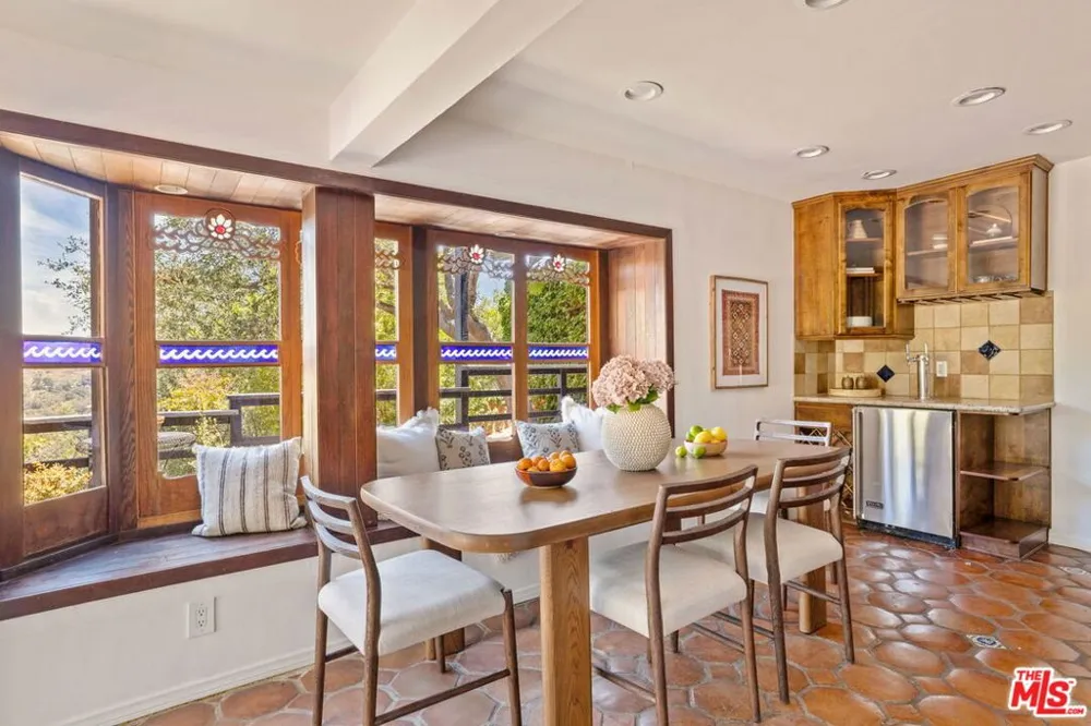 19805 Valley View Drive Topanga, CA 90290