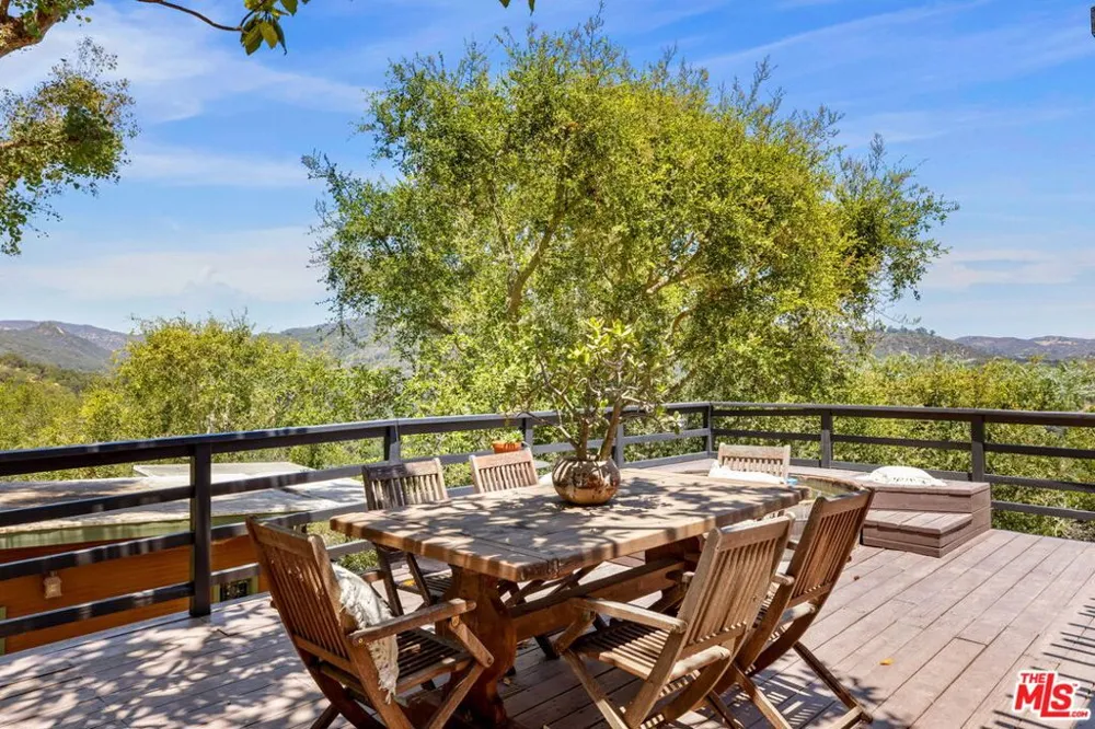 19805 Valley View Drive Topanga, CA 90290