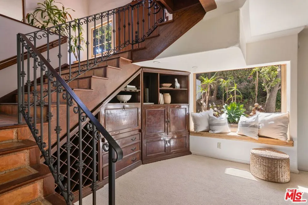 19805 Valley View Drive Topanga, CA 90290
