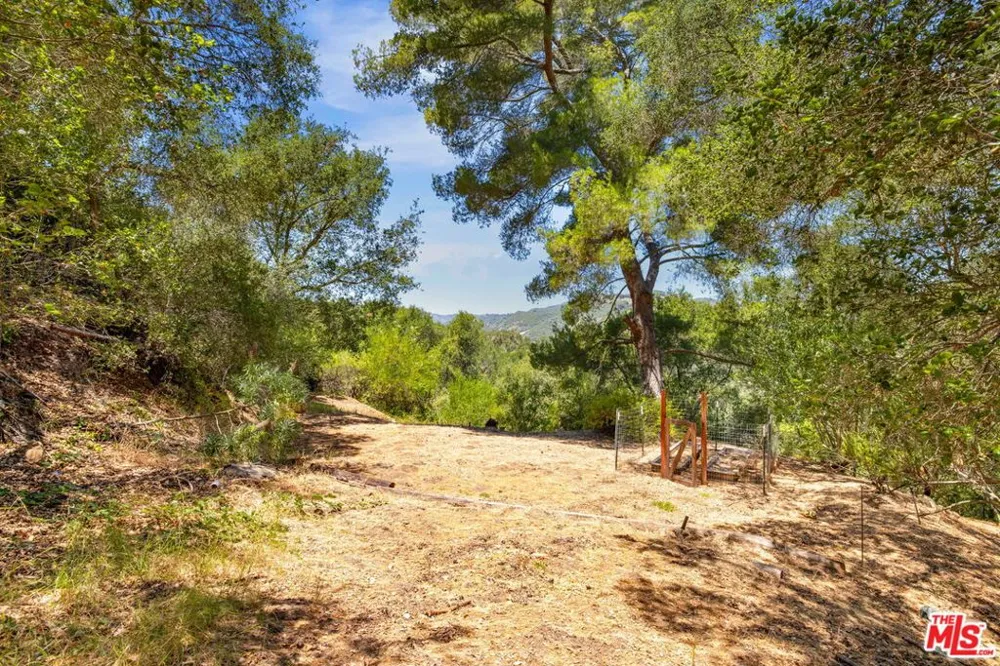 19805 Valley View Drive Topanga, CA 90290