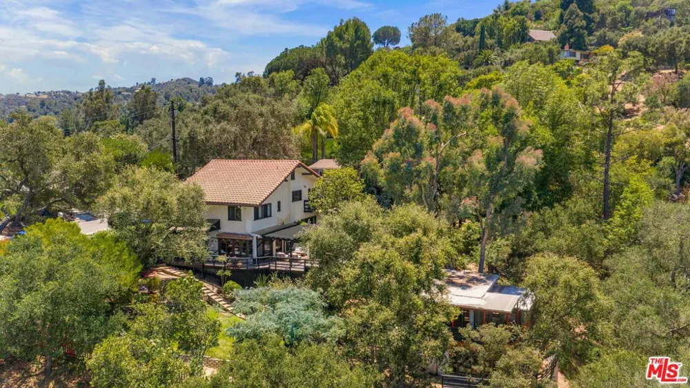 19805 Valley View Drive Topanga, CA 90290