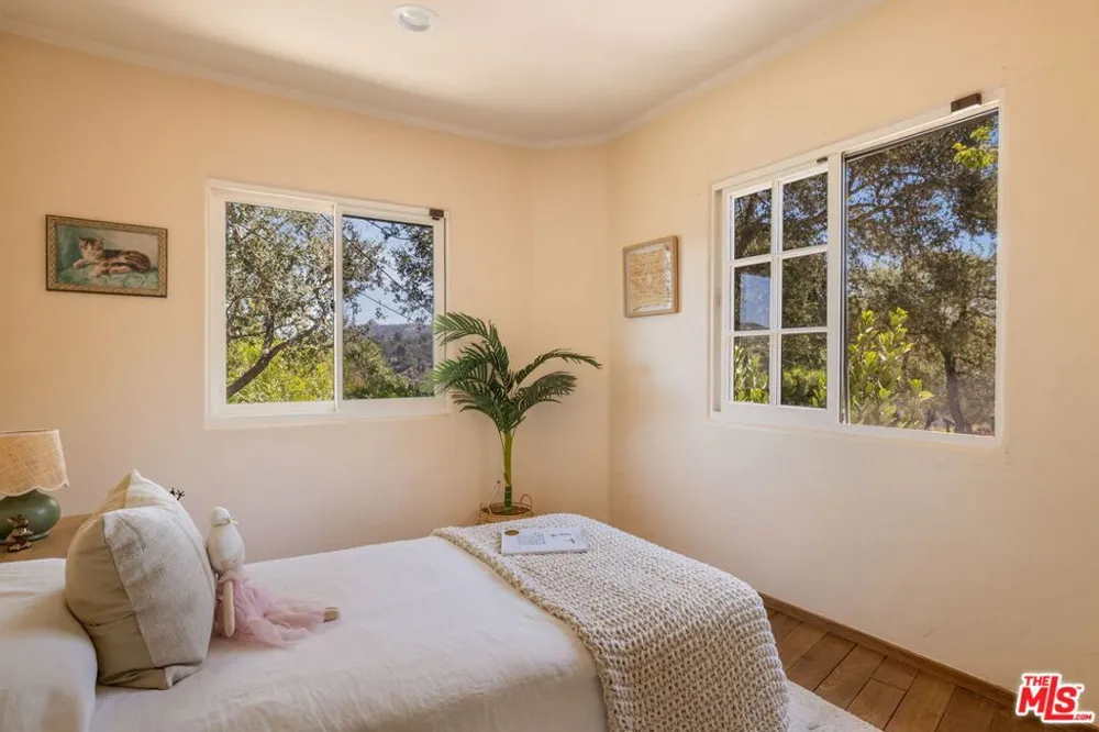 19805 Valley View Drive Topanga, CA 90290
