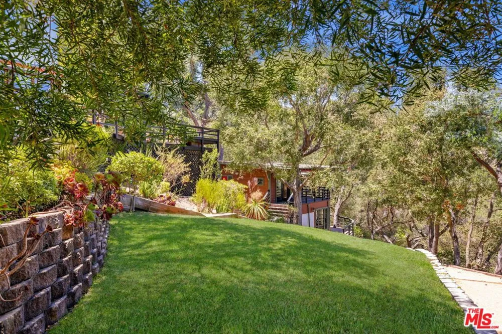 19805 Valley View Drive Topanga, CA 90290