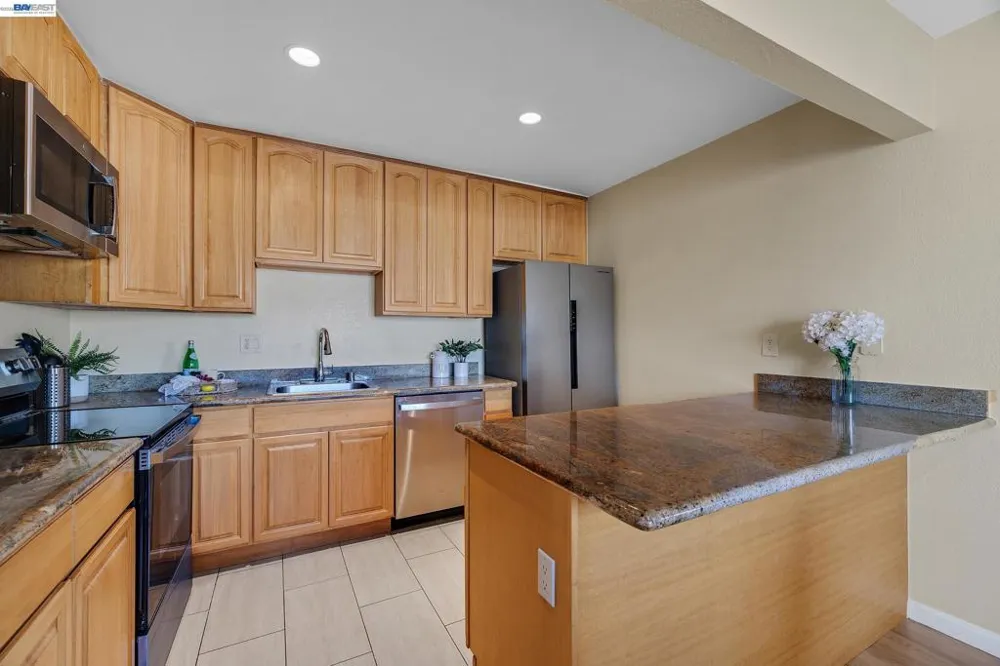 1029 Cheryl Ann Cir #67 Hayward, CA 94544