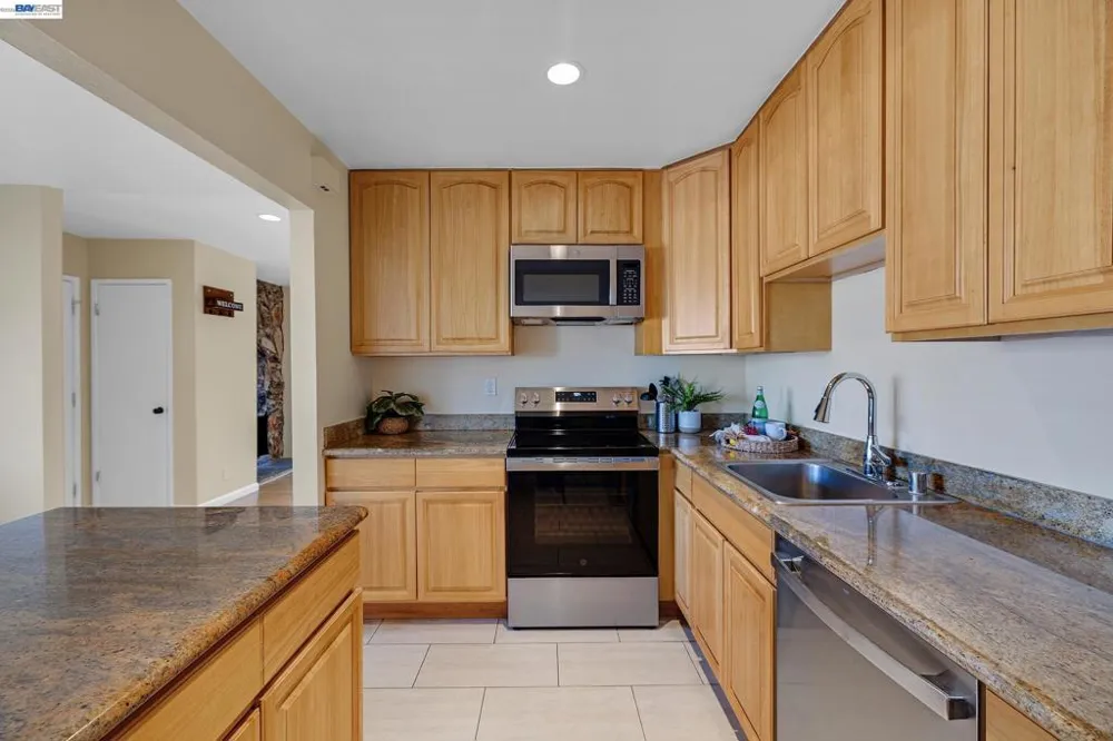 1029 Cheryl Ann Cir #67 Hayward, CA 94544