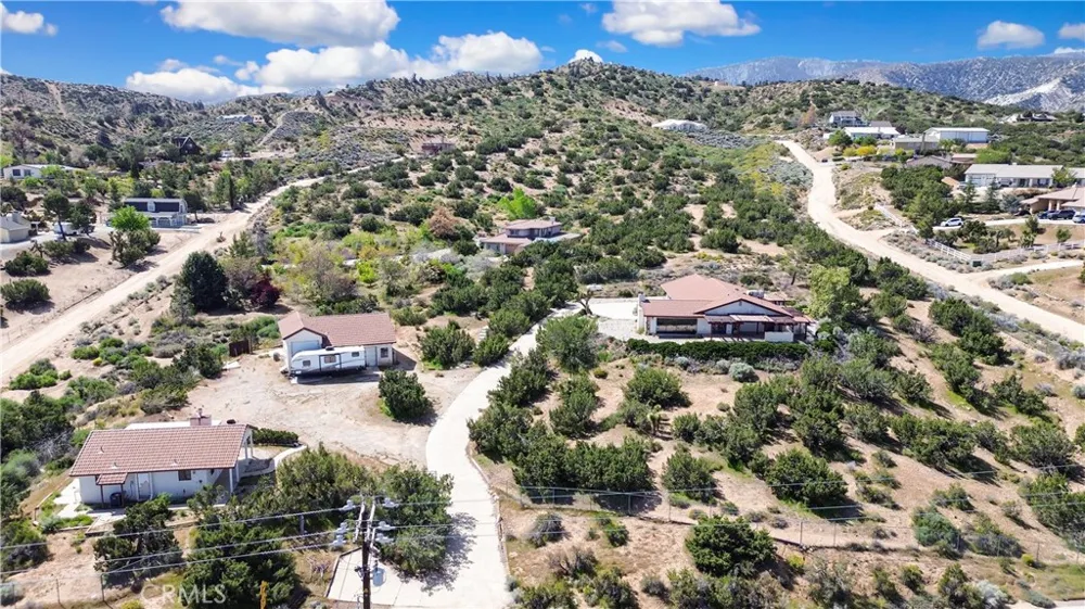 2929 Snow Line Drive Pinon Hills, CA 92372
