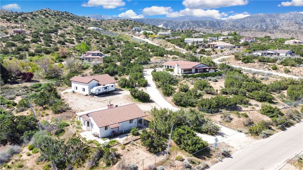 2929 Snow Line Drive Pinon Hills, CA 92372