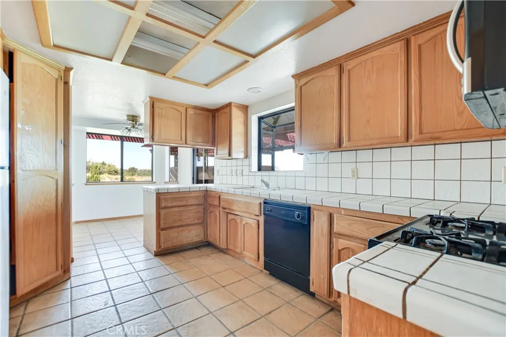 2929 Snow Line Drive Pinon Hills, CA 92372