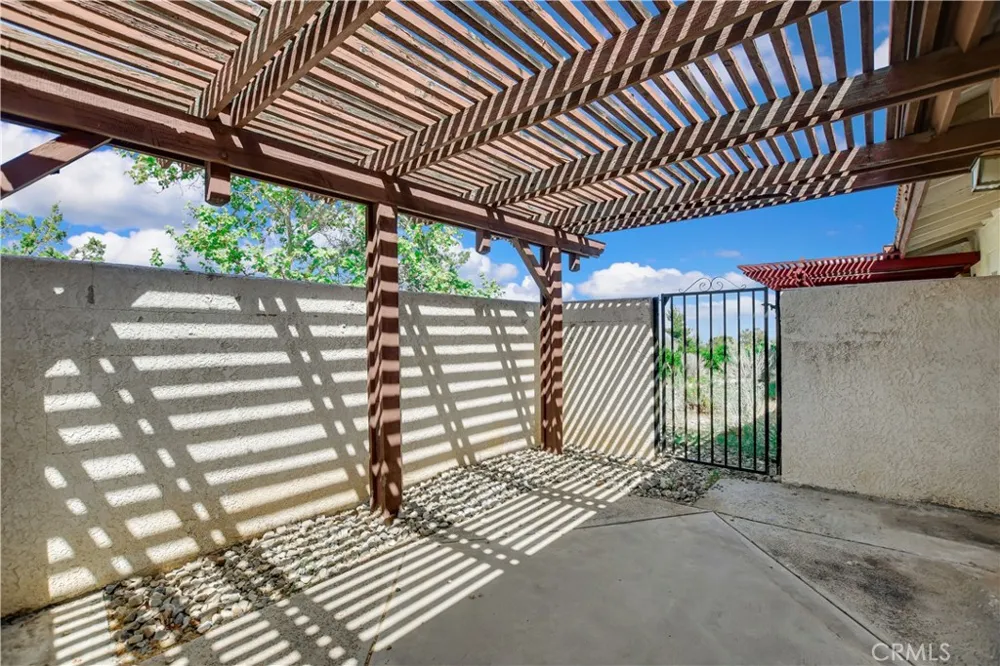 2929 Snow Line Drive Pinon Hills, CA 92372
