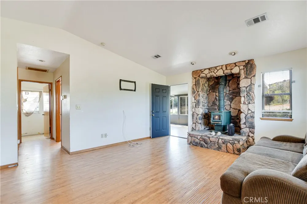 2929 Snow Line Drive Pinon Hills, CA 92372