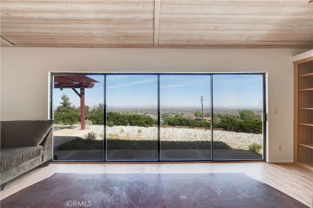 2929 Snow Line Drive Pinon Hills, CA 92372