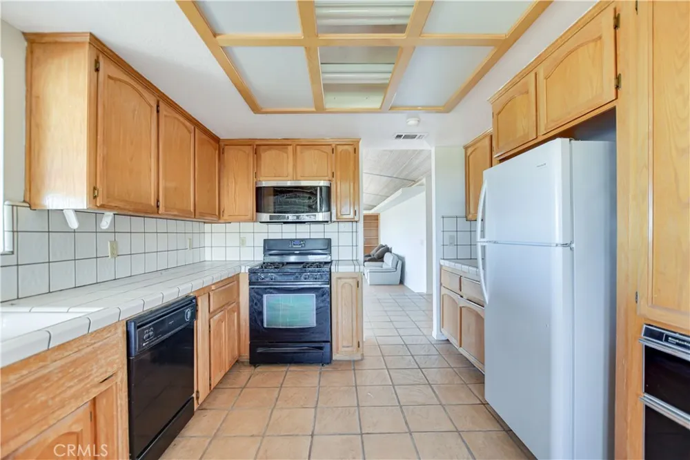 2929 Snow Line Drive Pinon Hills, CA 92372