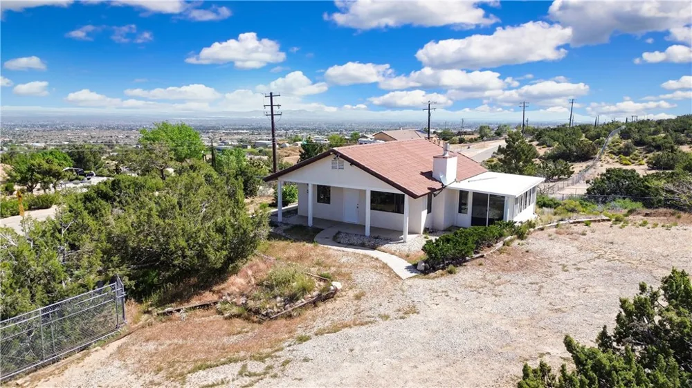 2929 Snow Line Drive Pinon Hills, CA 92372