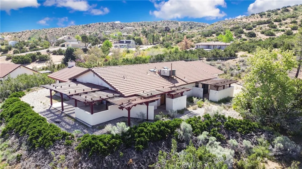 2929 Snow Line Drive Pinon Hills, CA 92372