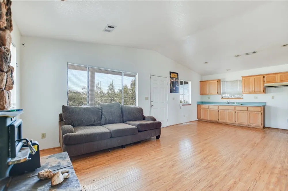 2929 Snow Line Drive Pinon Hills, CA 92372