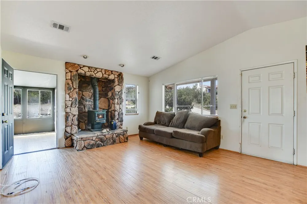 2929 Snow Line Drive Pinon Hills, CA 92372