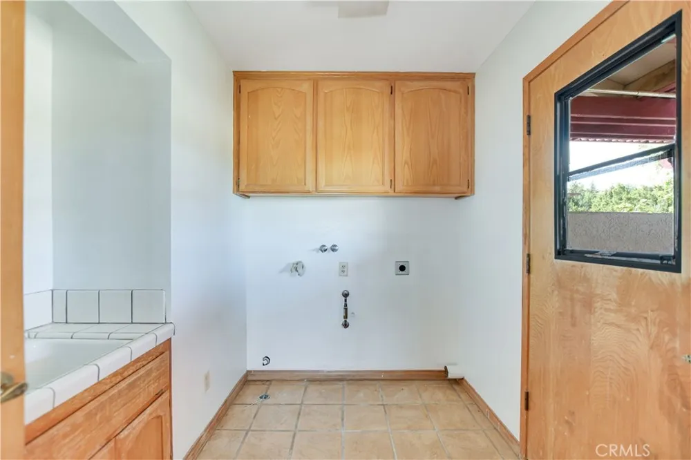 2929 Snow Line Drive Pinon Hills, CA 92372