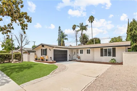 1301 W Roberta