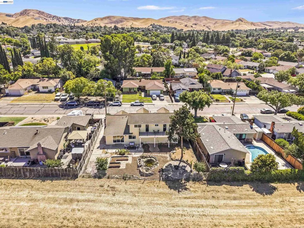 743 Ventura Dr Pittsburg, CA 94565