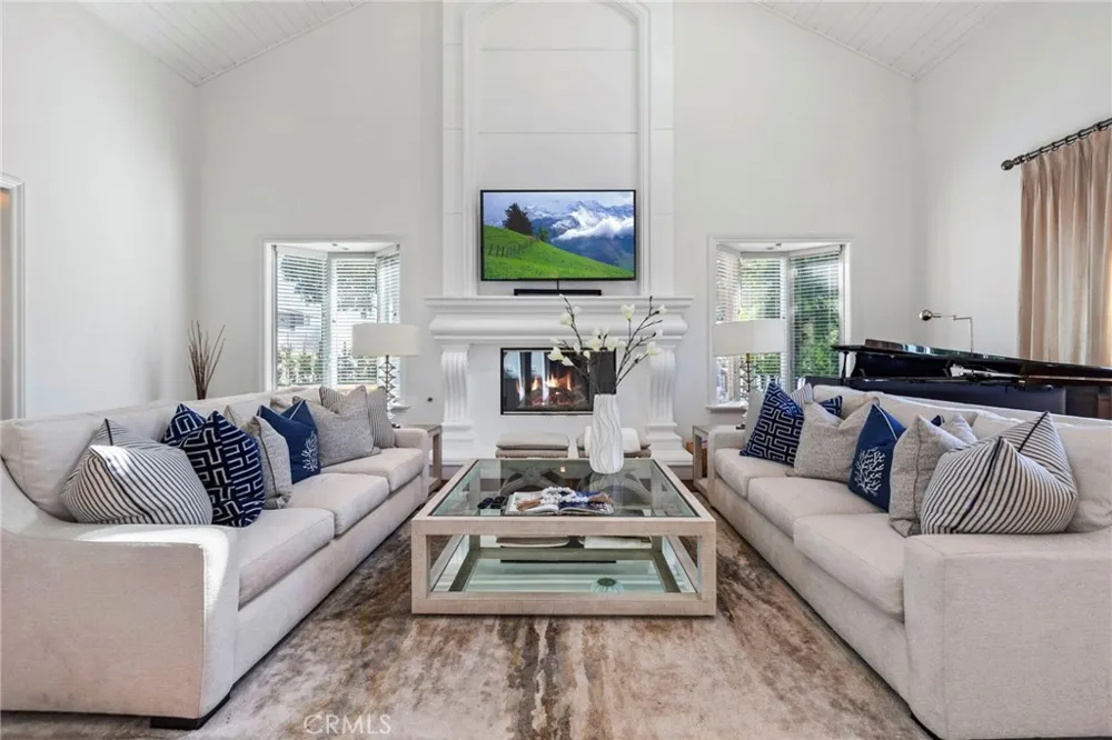 2401 Clay Newport Beach, CA 92663