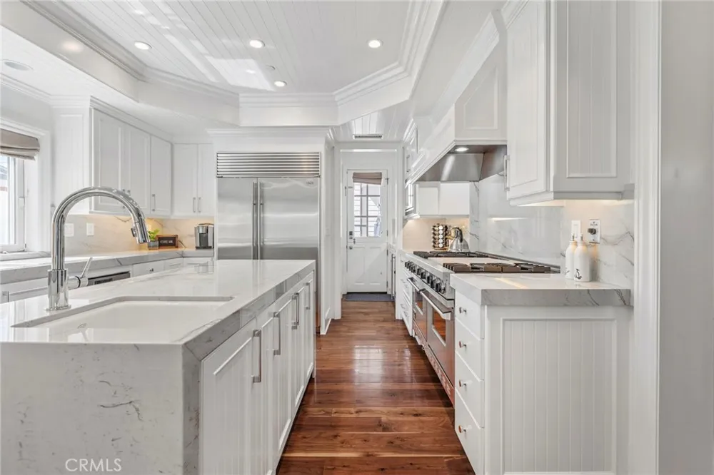 2401 Clay Newport Beach, CA 92663
