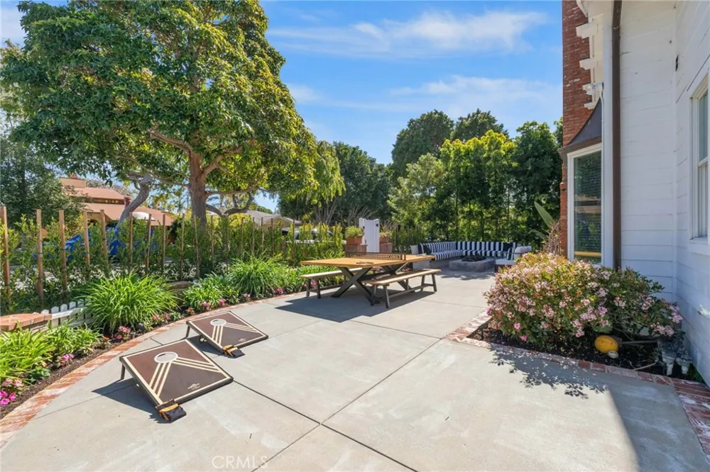 2401 Clay Newport Beach, CA 92663