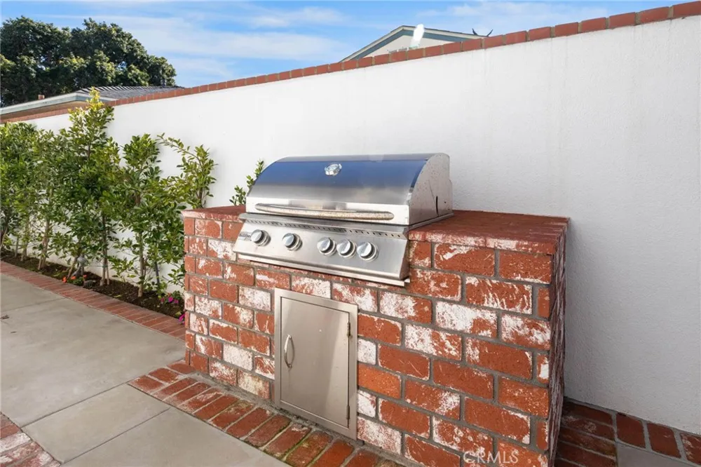 2401 Clay Newport Beach, CA 92663