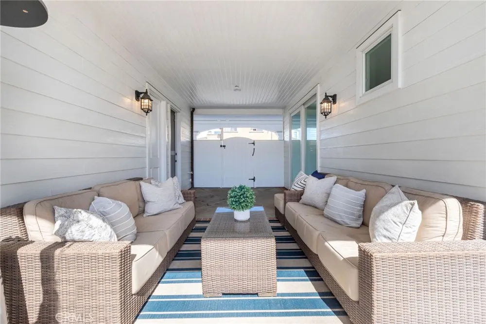 2401 Clay Newport Beach, CA 92663