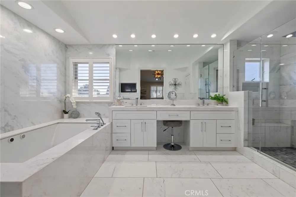 2401 Clay Newport Beach, CA 92663