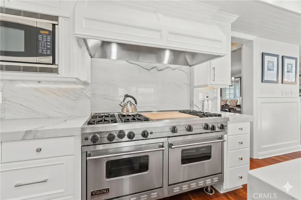 2401 Clay Newport Beach, CA 92663