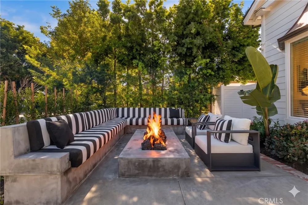 2401 Clay Newport Beach, CA 92663
