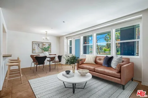 7100 Playa Vista Drive #123