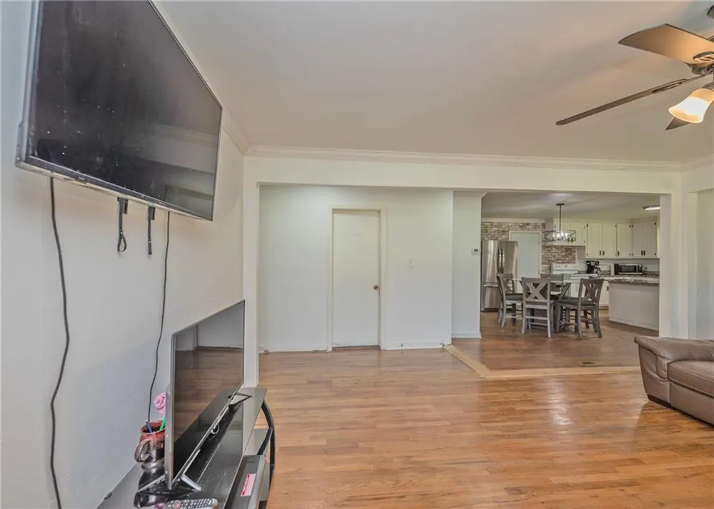 1803 Bowman Highway NW Dewy Rose, GA 30634