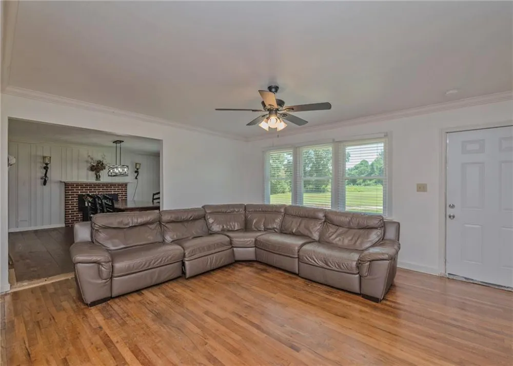 1803 Bowman Highway NW Dewy Rose, GA 30634