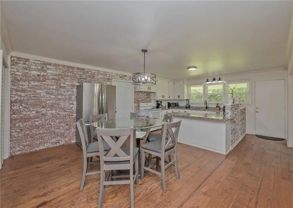 1803 Bowman Highway NW Dewy Rose, GA 30634