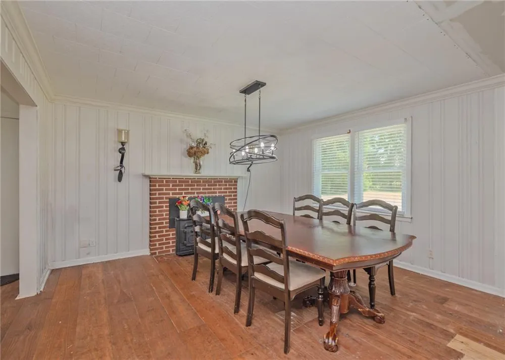 1803 Bowman Highway NW Dewy Rose, GA 30634